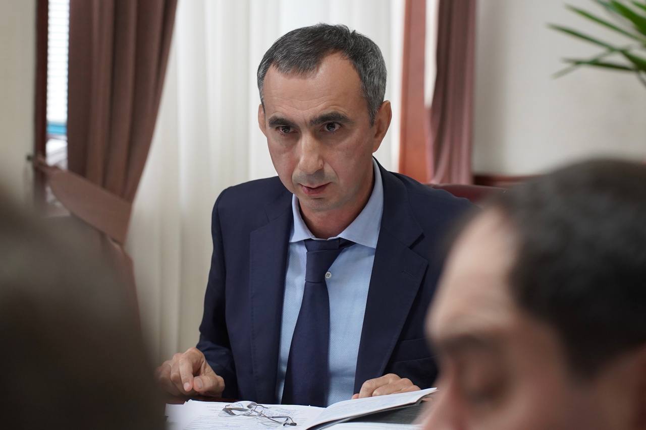 Под руководством Заура Эминова прошла еженедельная планёрка